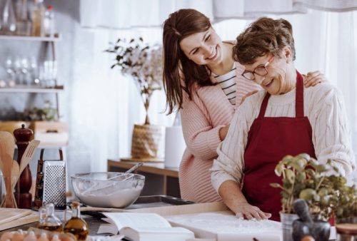 Comment aider un de vos proches ayant de la difficulté à entendre