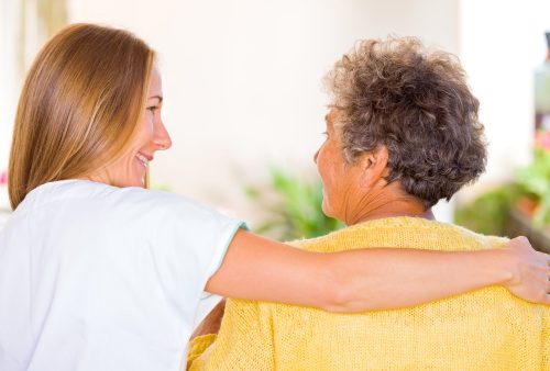 Comment encourager un proche malentendant à amorcer une démarche pour sa santé auditive ?